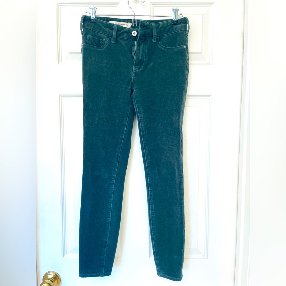 Pilcro and the Letterpress High-Rise Skinny pant in forest green corduroy